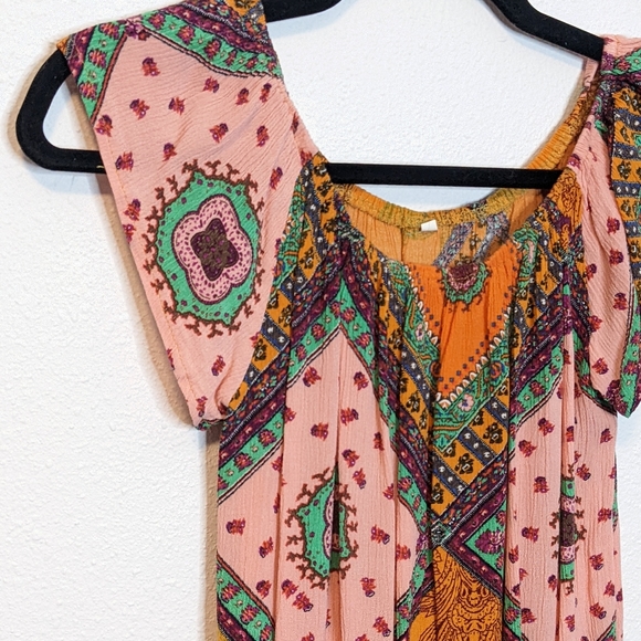 ✨3/$25 Bandana Print Orange Pink Romper Size Medium - Picture 5 of 5